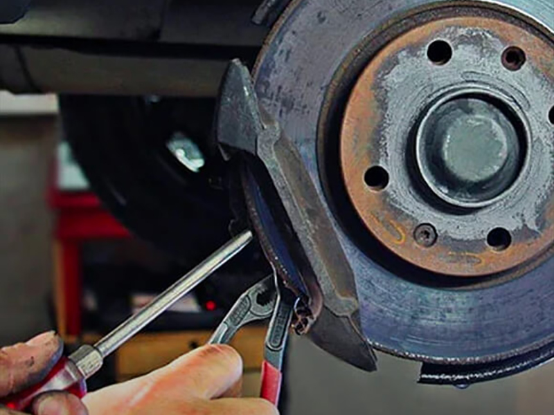 Manutenção e manutenção de máquinas